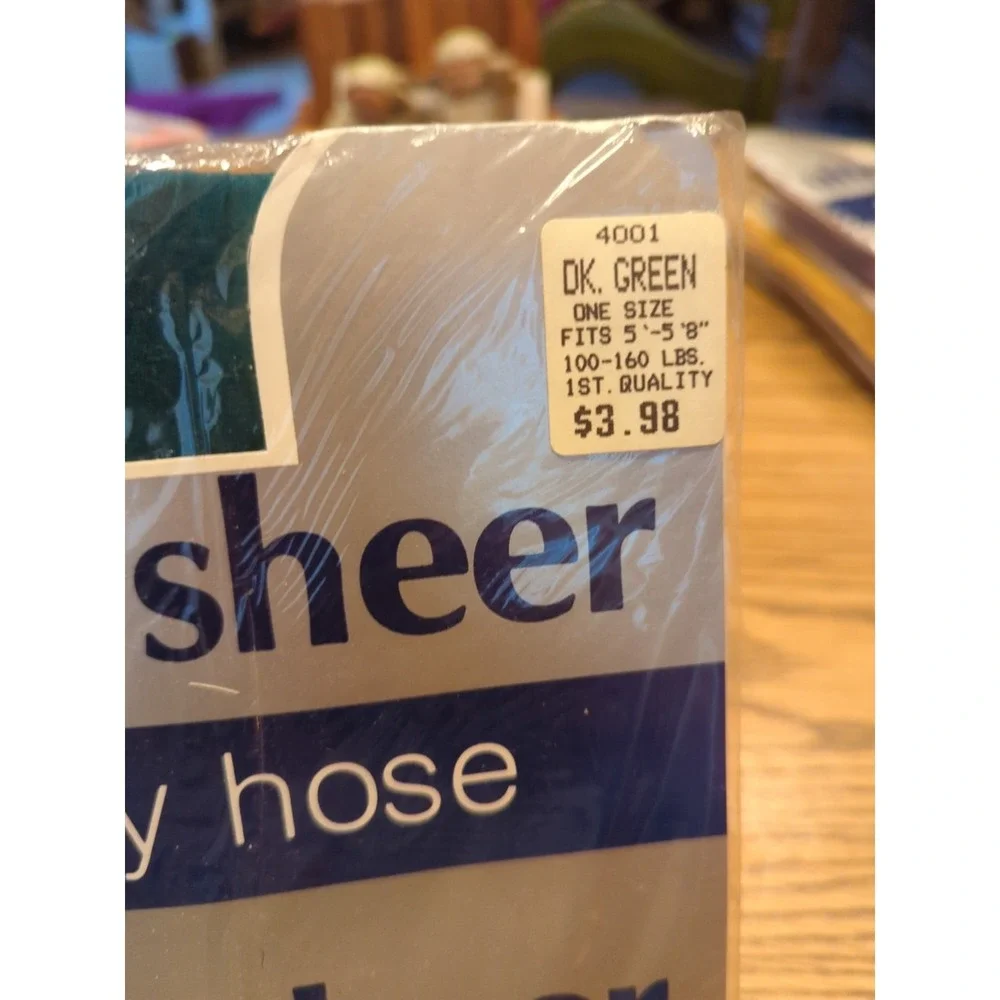 New Vintage Ultra Shear Pantyhose Dark Green Fits 5‎ Ft To 5'8 And 100 To 160 Lb